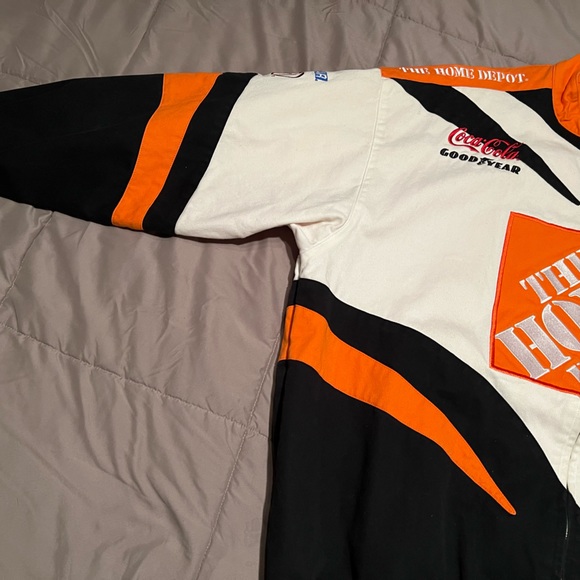 Tony Stuart Home Depot NASCAR Jacket. - Picture 4 of 9